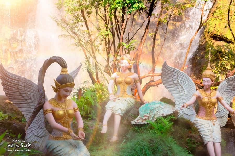 Chiangmai to Chiangrai: 3 Temples, Hot Springs& Lalitta Cafe - Why Chiang Rai’s temples are worth the long road from Chiang Mai