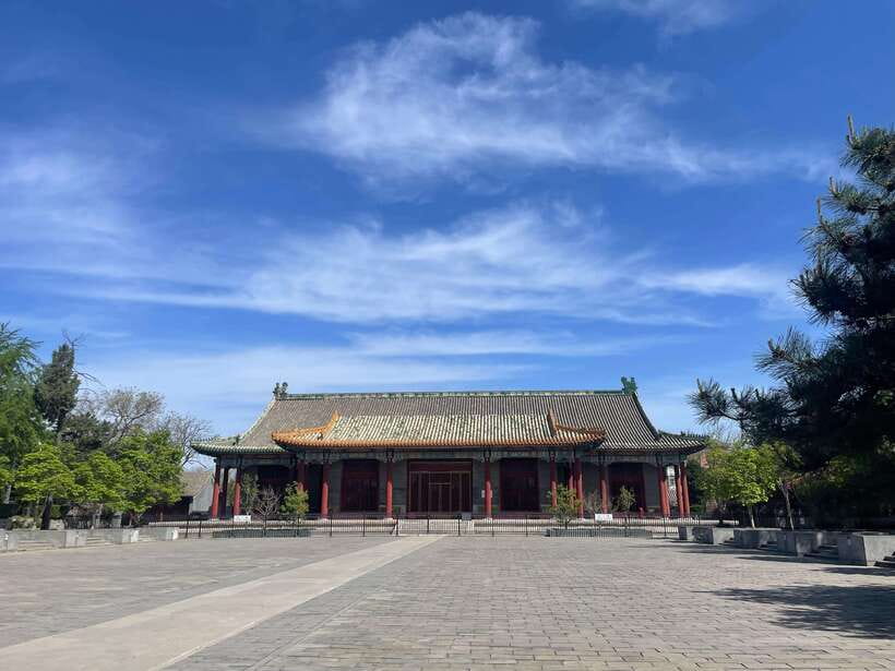 Chinese Kungfu class in old temple beside Forbidden Ci - Limeng’s role and the value of translation