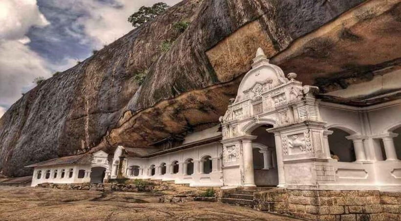 Colombo: Sigiriya, Dambulla Caves, & Wildlife Day Tour - A village lunch near Sigiriya