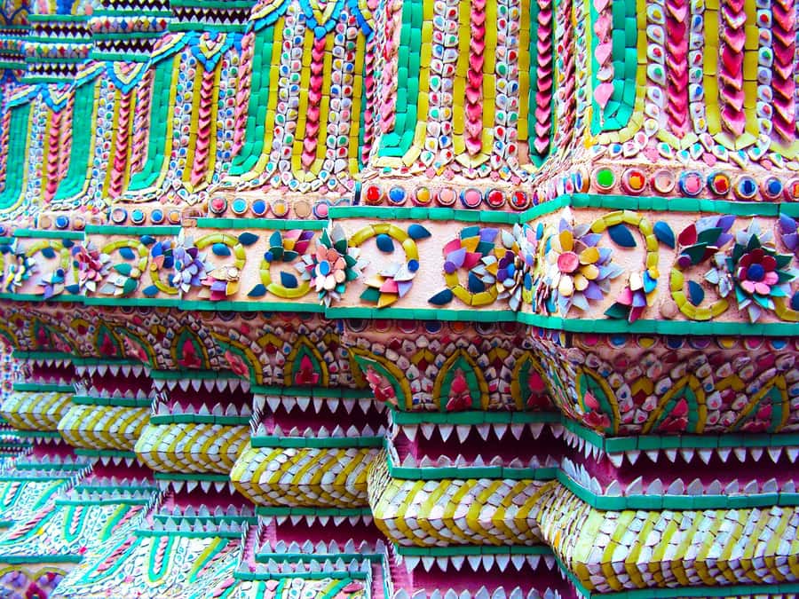 Damnoen Saduak, Reclining Buddha, and Wat Arun Private Tour - A five-minute ferry to Wat Arun