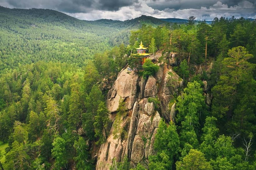 Day tour to Aglag creation monastery - The mountain path to Aglag Creation Temple