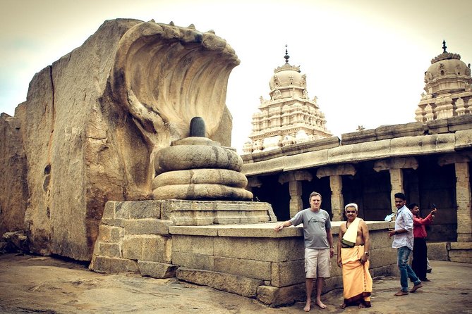 Day trip from Bangalore to Lepakshi for Temple architecture & paintings - Key points at a glance