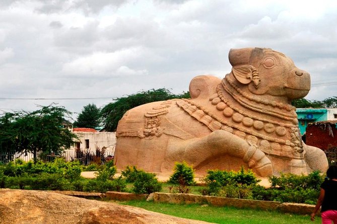 Day trip from Bangalore to Lepakshi for Temple architecture & paintings - The 15-foot Lepakshi Nandi