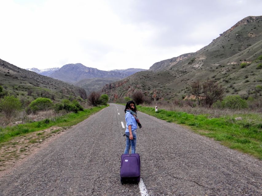 Day trip to Khor Virap, Areni Winery and Noravank Monastery - Tasting Armenian wine in Areni village