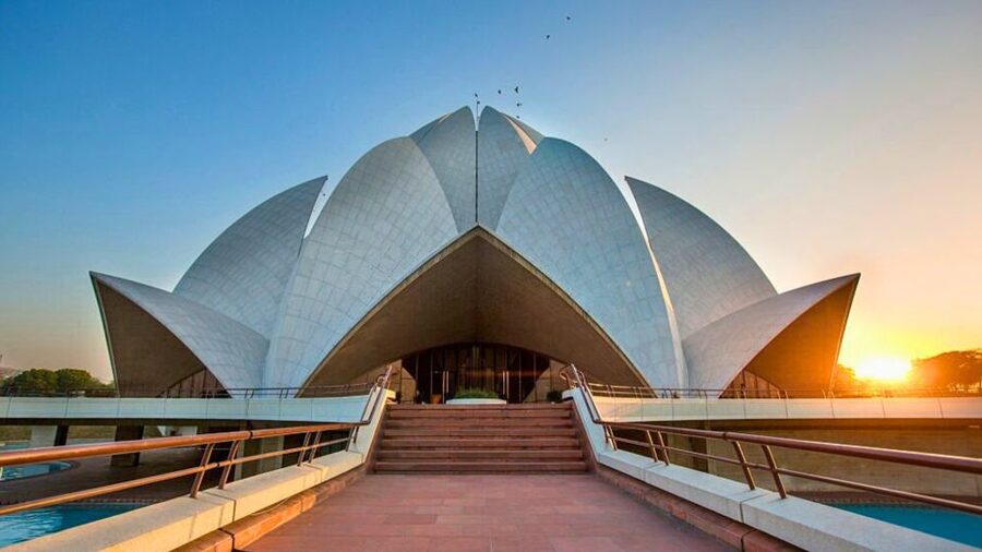 Delhi: 6-Hours Delhi Spiritual Sites With Famous Temples - Starting with Jama Masjid in Old Delhi