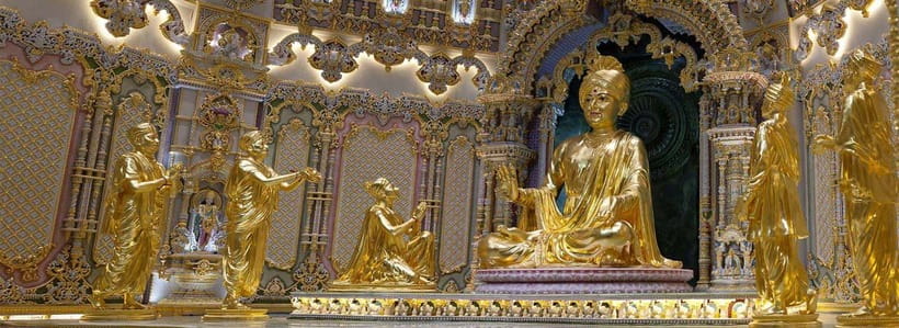 Delhi: Akshardham Temple Tour with Light and Water Show - Entering the complex and handling security