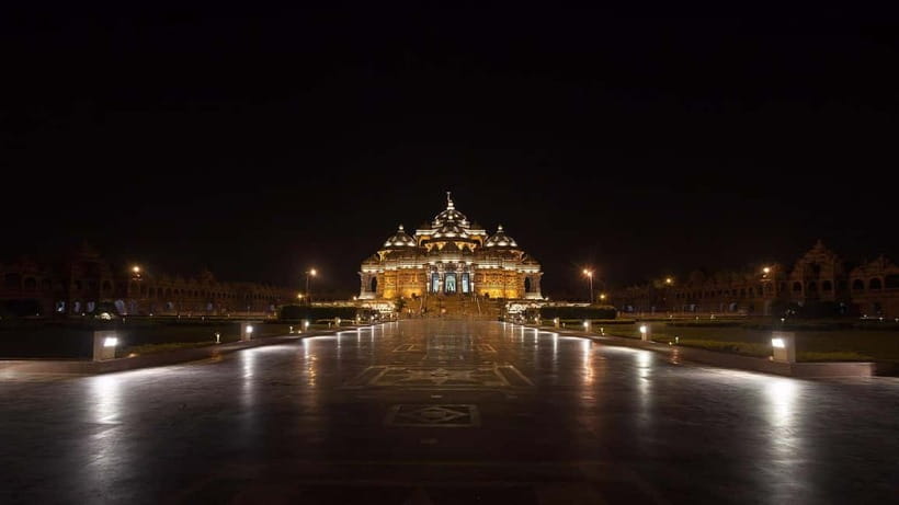Delhi: Akshardham Temple Tour with Light and Water Show - Getting there by private car from Delhi