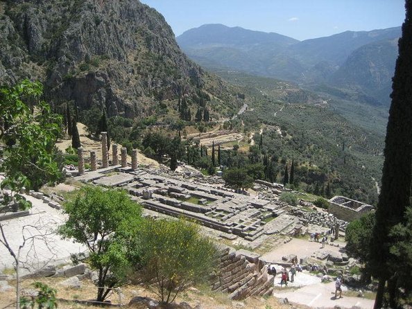 Delphi Full Day Private Tour: Temple of Apollo, Museum, Navel of Earth & Oracle - Quick takeaways for your Delphi day