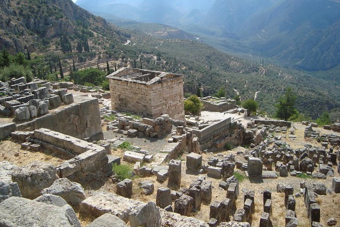 Delphi private tour: Navel of Earth, Apollo Temple, Oracle - Walking through Delphi’s ancient sanctuary