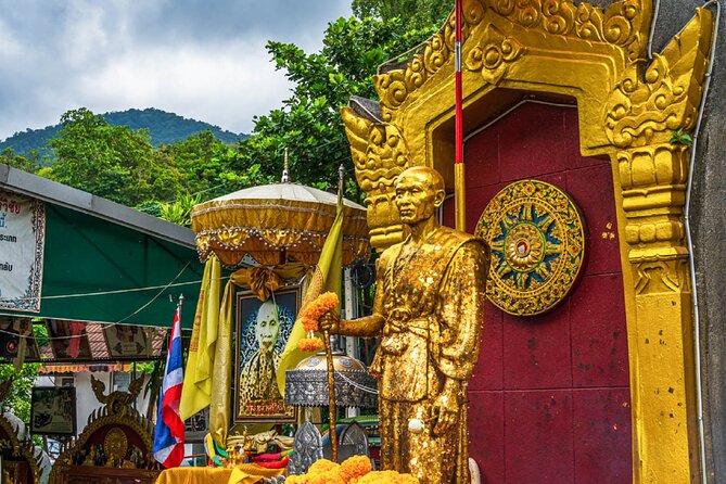 Doi Suthep and Wat Pha Lat Sunrise Private Tour – Half Day - What the private vehicle adds to the morning