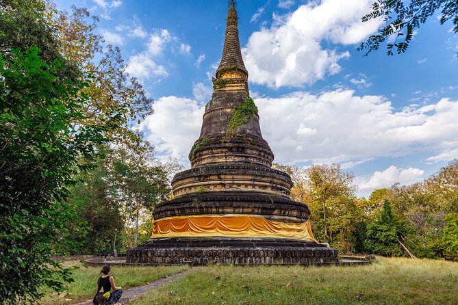Doi Suthep and Wat Pha Lat Sunrise Tour (Small Group Only) - Transport, group size, and the half-day plan