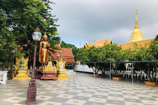Doi Suthep Temple. It's a must see in Chiang Mai !!! - What to look for inside the temple complex