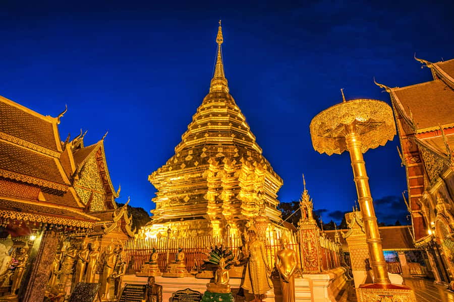Early morning Doi Suthep with monk chanting and alms - Why the 4:45 am start is worth considering