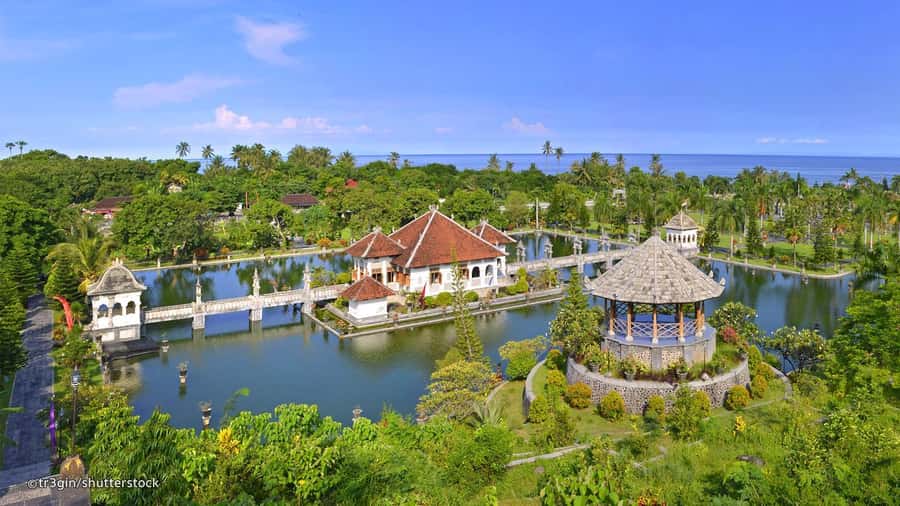 East Bali: Lempuyang Temple, Tirta Gangga, and Taman Ujung - Virgin Beach Gives the Day Room to Breathe