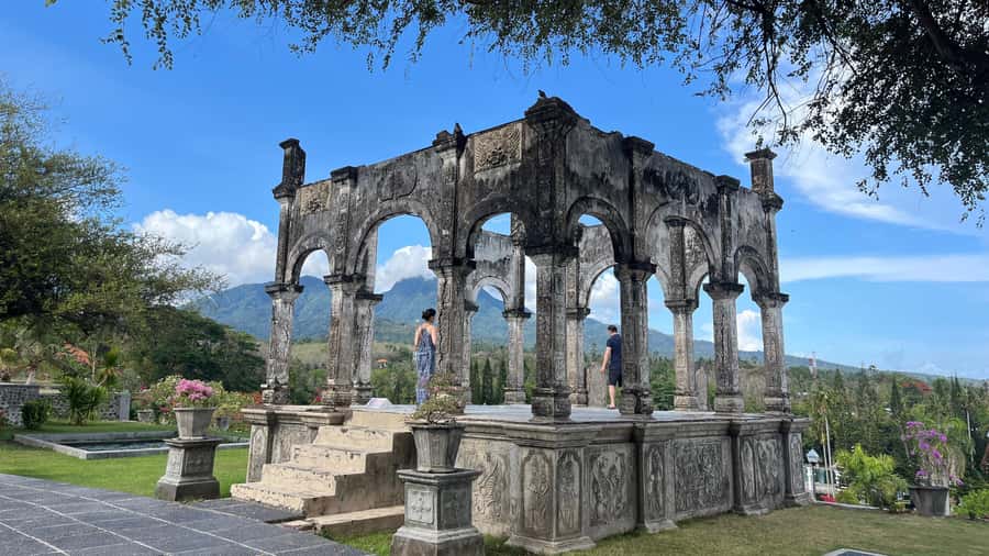 East Bali: Lempuyang temple, Tirta Gangga, Taman Ujung - Taman Ujung: a peaceful start by the water