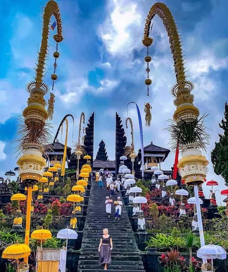 East Bali Tour: Besakih Temple, Lempuyang Gate, Tirta Gangga - Tirta Gangga’s fountains, pools, and royal setting