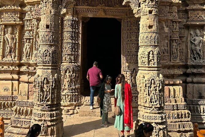 Easy Private Tour at Sun Temple and Rani Ki Vav by Car - The seven-hour schedule and its limits