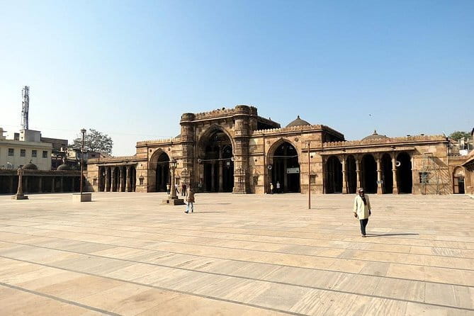 Easy Private Tour at Sun Temple and Rani Ki Vav by Car - Booking details and cancellation