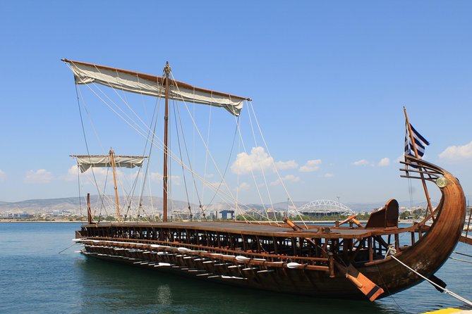 Essential Athens, Cape Sounion, Temple of Poseidon & Great Lunch - Syntagma Square and the guards