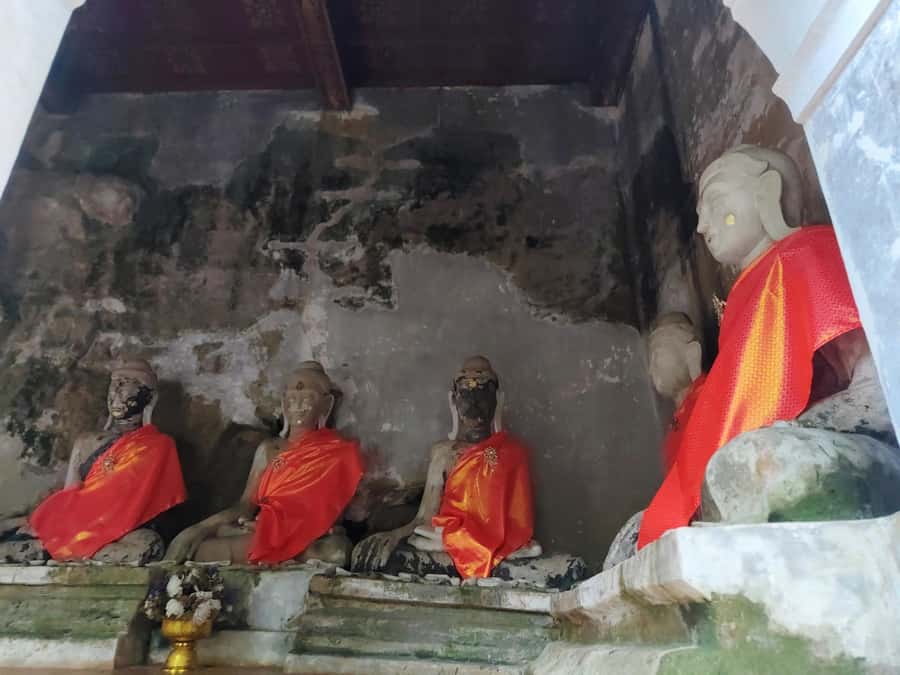 Ex-monk city & temples walking tour: (3.5 hours / 1.7 km.) - Why this short Chiang Mai walk works well