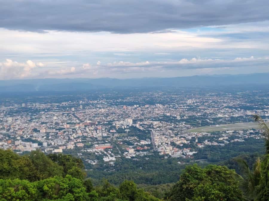Ex-monk city & temples walking tour: (3.5 hours / 1.7 km.) - Seeing Buddhist practice at evening chanting