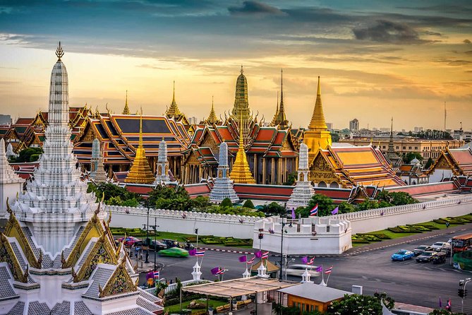 Exclusive Tour – Grand Palace, Emerald Buddha & Reclining Buddha - What the private format really adds
