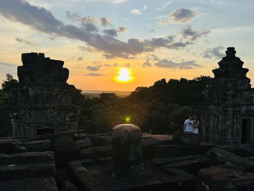 Explore Angkor Wat by Bike and Sunset - 9:00 am at Angkor Wat, the right grand opening