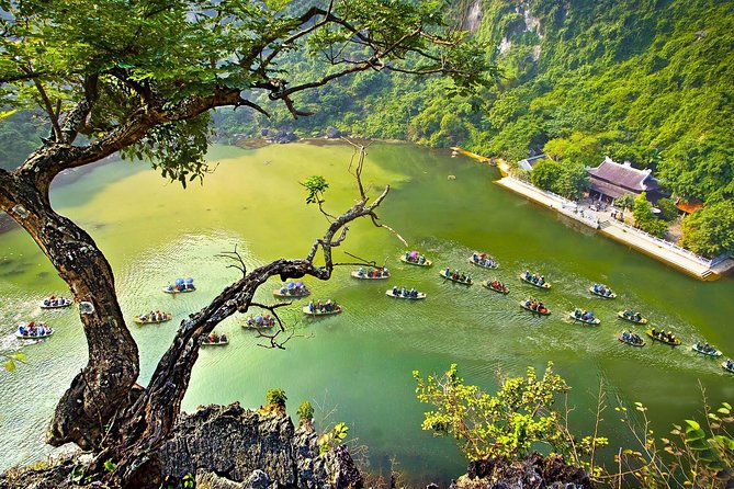 Exploring Bai Dinh Pagoda -Trang An -Mua Cave with Buffet Lunch 1 Day From Hanoi - The morning road to Bai Dinh Pagoda