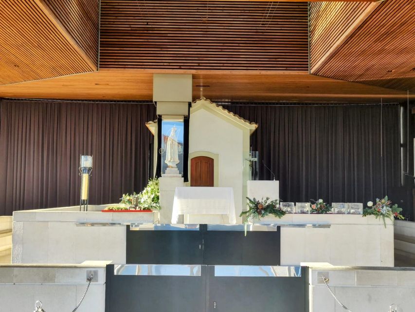 Fátima Private Tour: Shrine| Sacred Path |Shepherds House - A quick stop at the Rotunda dos Pastorinhos