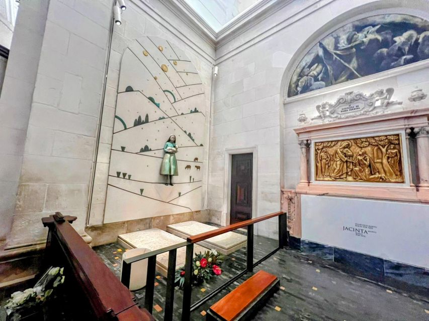 Fátima Private Tour: Shrine| Sacred Path |Shepherds House - Walking the Via Sacra