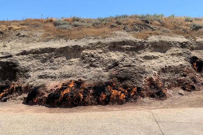 Fire Temple and Fire Mountain Tour - Yanar Dag and the ten-meter wall of flame