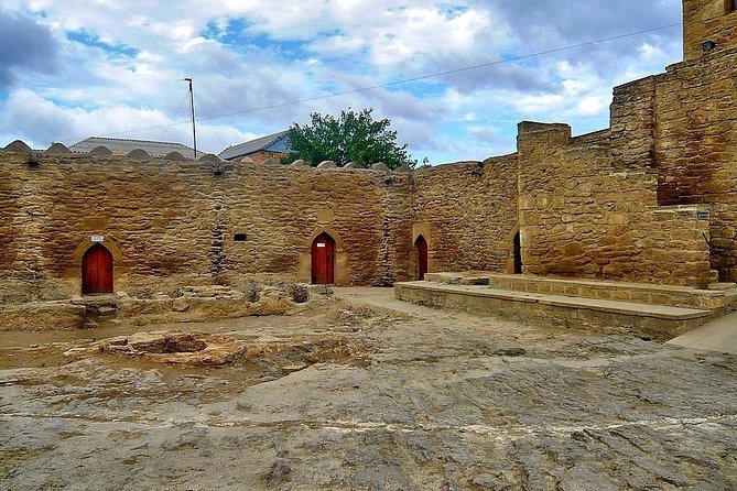 Fire Temple and Fire Mountain Tour - Which guide experience should you expect?