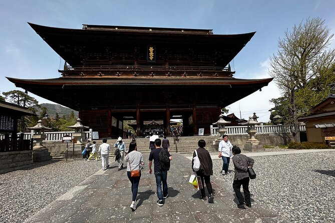 Food & Cultural Walking Tour around Zenkoji temple in Nagano - Quiet lanes, shrines, and ordinary Nagano
