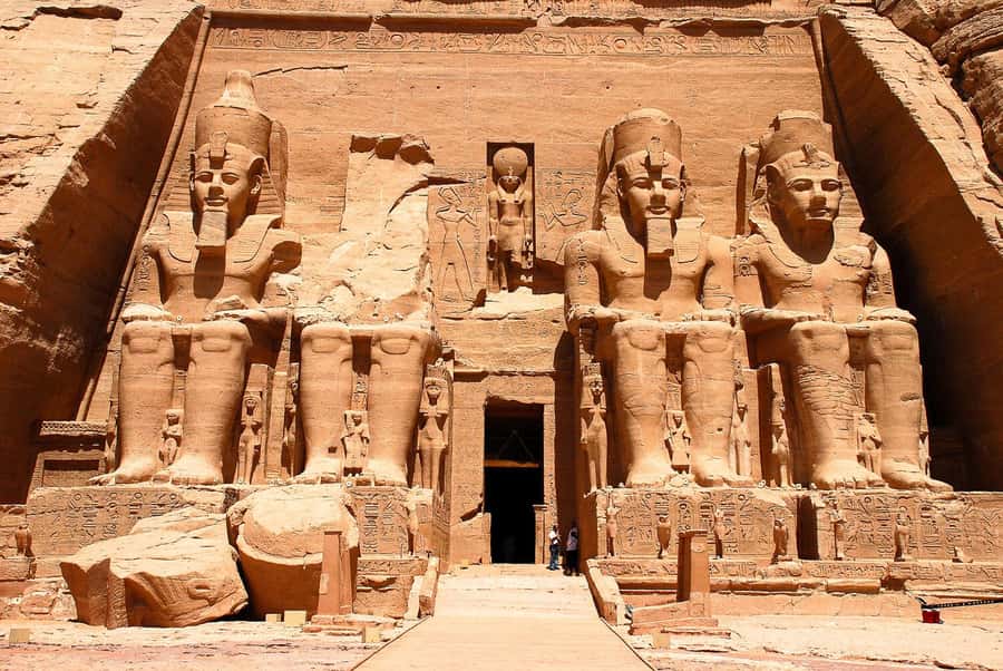 From Aswan: Abu Simbel Temple Day Trip with Hotel Pickup - What to bring for a long desert day