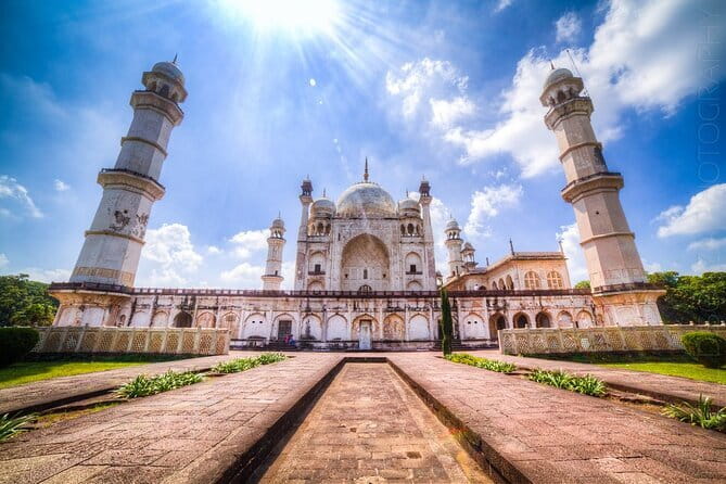 From Aurangabad to Ajanta & Ellora Tour by Private AC Sedan(4Pax) - Day one: the long road to Ajanta