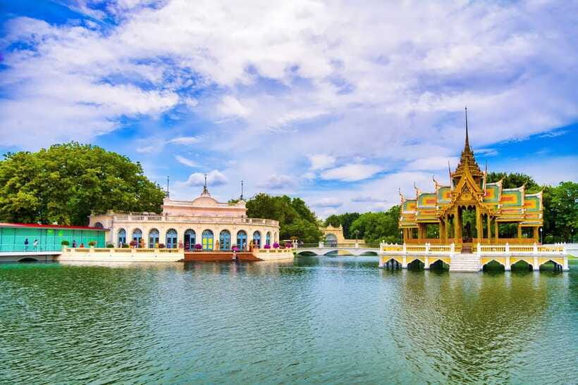 From Bangkok: Ayutthaya Ancient City Temple Tour - The giant Buddha at Wihan Phra Mongkhon Bophit