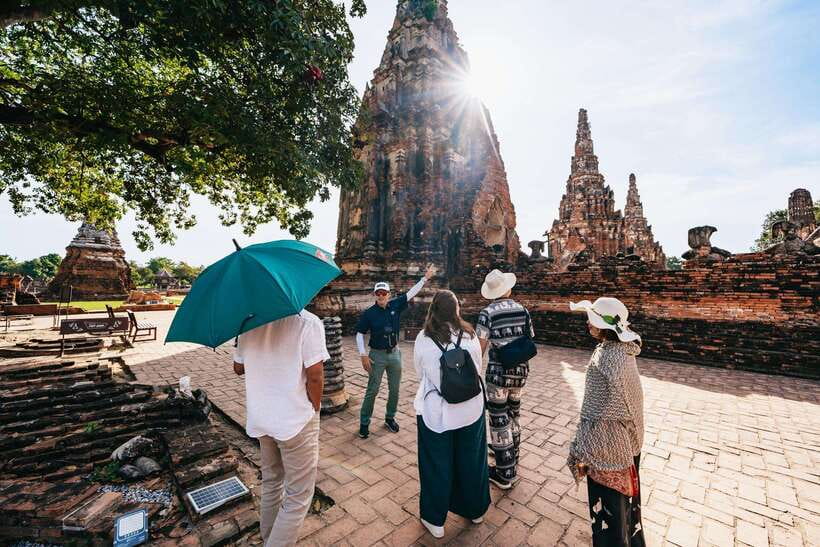 From Bangkok: Ayutthaya Temples Guided Tour with Lunch - Wat Mahathat and the famous Buddha tree