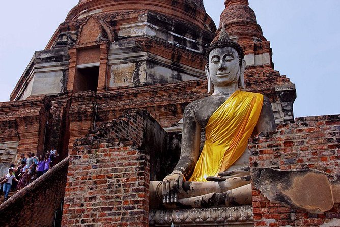 From Bangkok: Ayutthaya Temples Small Group Tour with Lunch - Wat Mahathat and the Buddha in the roots