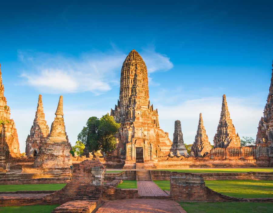 From Bangkok: Private Guided Tour of Ayutthaya’s 6 Temples - Wat Yai Chai Mongkhon starts the morning with a climb