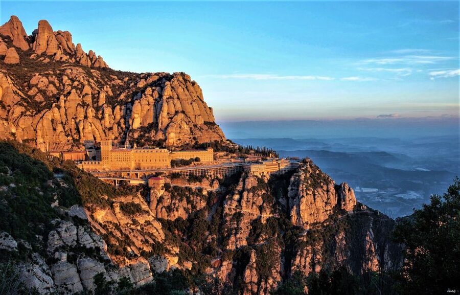 From Barcelona: Montserrat Monastery, Easy Hike, Cable Car - Key points to know before booking