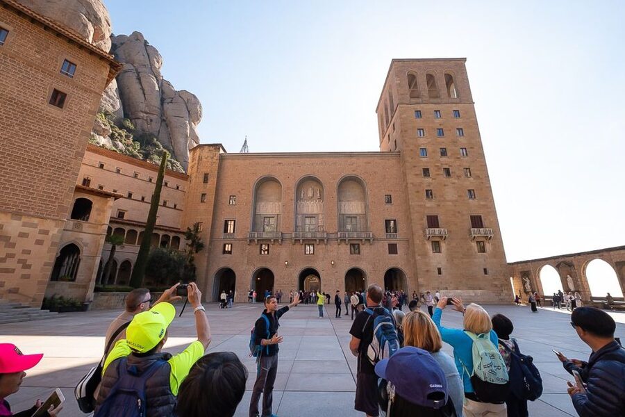 From Barcelona: Montserrat Monastery, Easy Hike, Cable Car - How the guide changes the experience