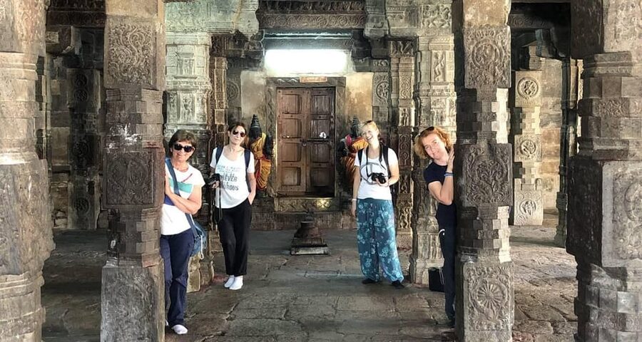 From Chennai: Private Kanchipuram and Mahabalipuram Day Tour - Shore Temple beside the sea