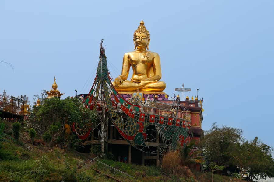 From Chiang Mai: Chiang Rai 2 Temples and Golden Triangle - What the $70 price really covers