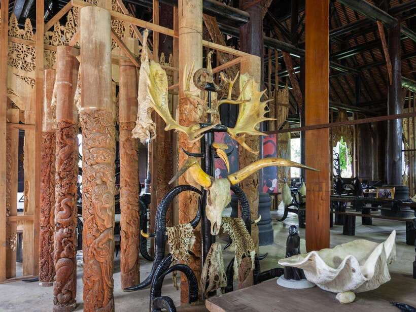 From Chiang Mai: Chiang Rai Famous Temples Guided Tour - Thai lunch and a welcome pause