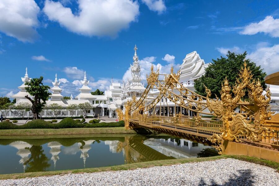 From Chiang Mai: Chiang Rai's Temples Exploration Day Trip - Lunch and the practical middle of the day