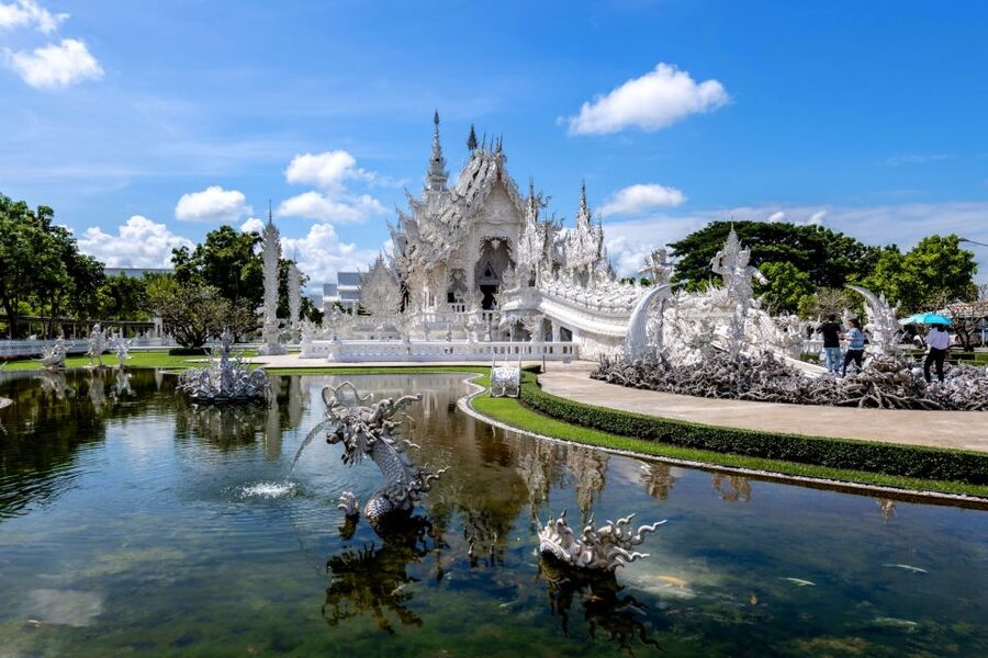 From Chiang Mai: Chiang Rai's Temples Exploration Day Trip - Guides make the long day easier
