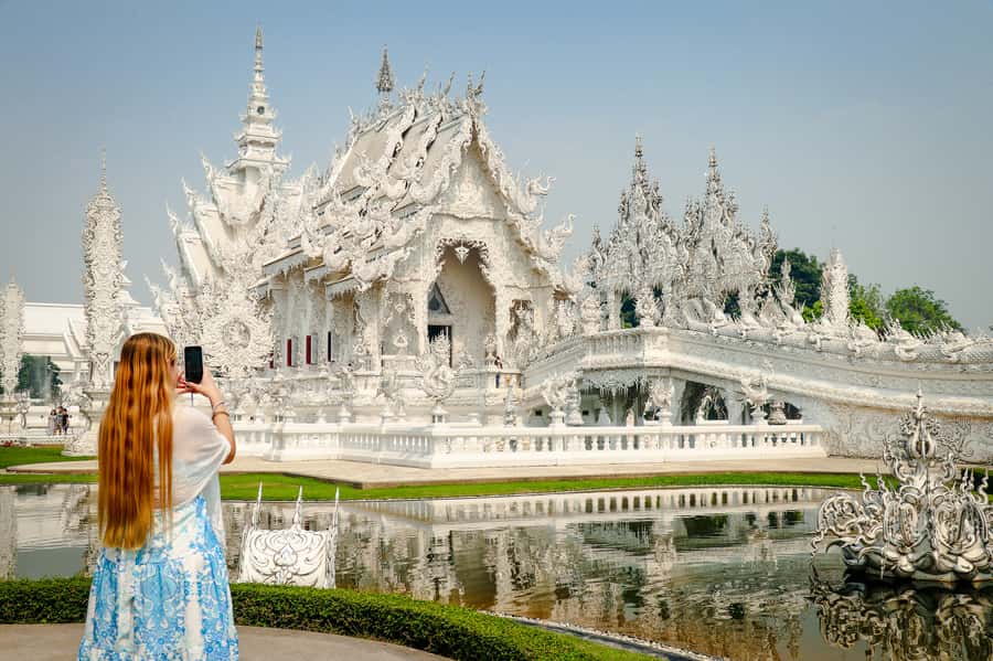 From Chiang Mai: Chiang Rai Temples Tour - Choosing between a private ride and a shared group