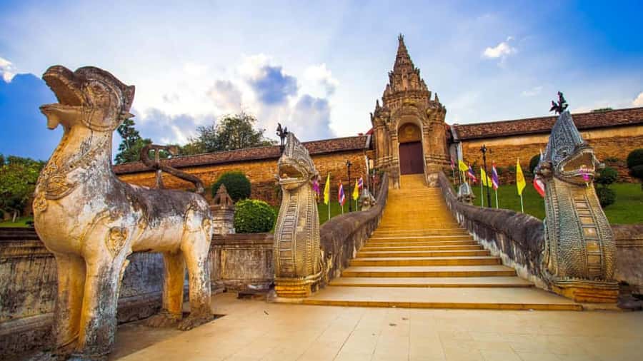 From Chiang Mai: Lamphun and Lampang Temples Tour - The guide can make or break this history day