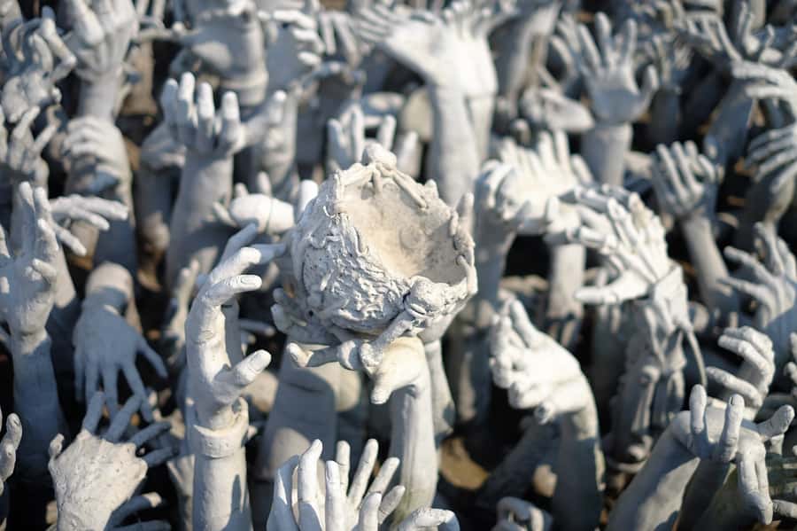 From Chiang Mai: White Temple & Golden Triangle Day Trip - The long return and the Doi Chang coffee stop