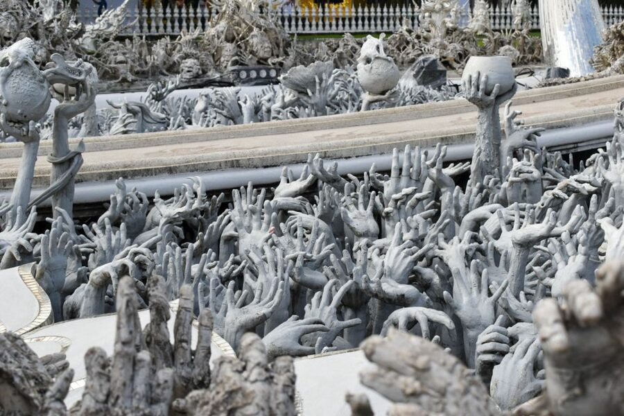 From Chiang Rai: Famous Temples and Golden Triangle Day Tour - The Black House and its unsettling art